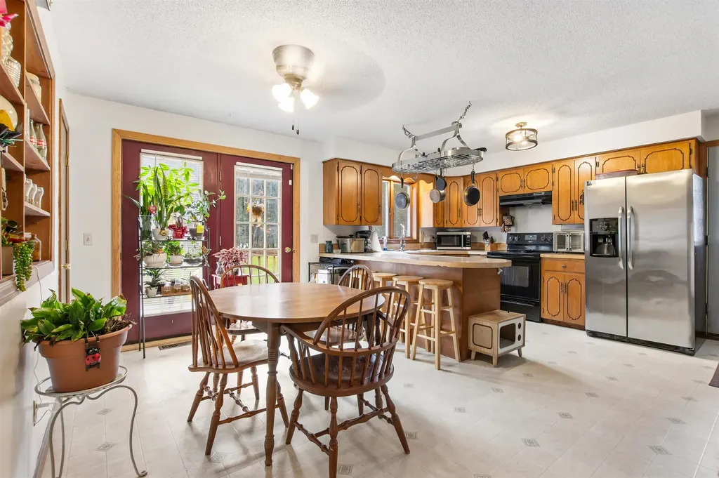 2016 Hinman Settler Road Newport City VT 05855