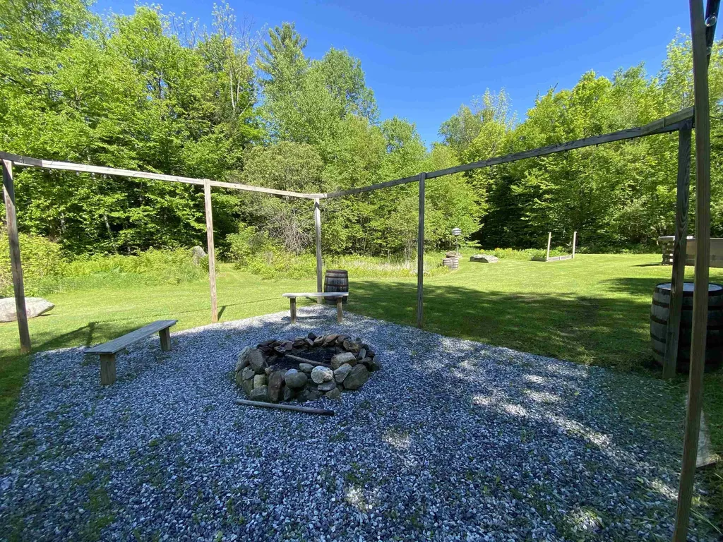 2016 Hinman Settler Road Derby VT 05829