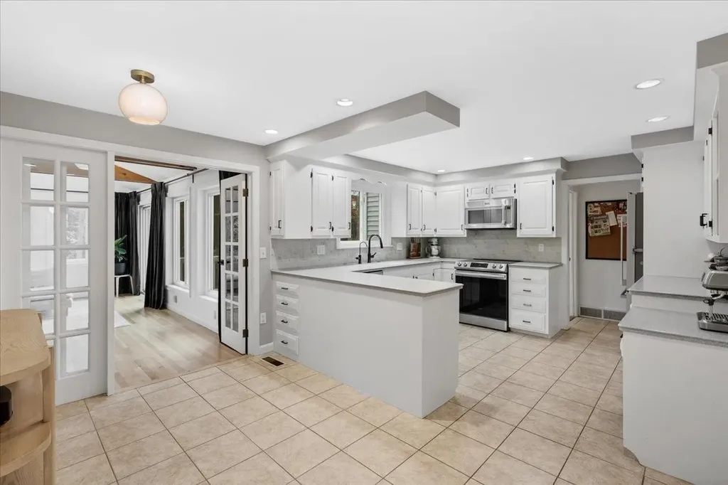 18 Storybrook Lane Amherst NH 03031