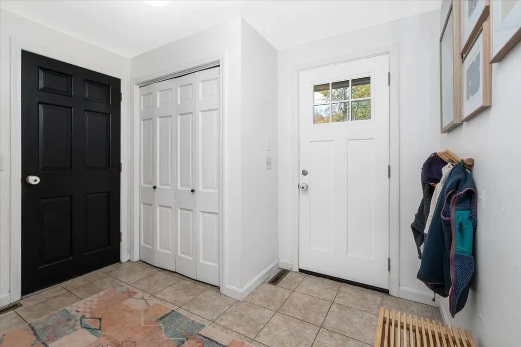 18 Storybrook Lane Amherst NH 03031