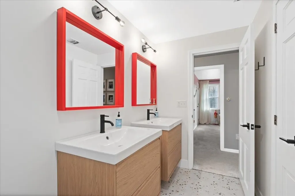 18 Storybrook Lane Amherst NH 03031