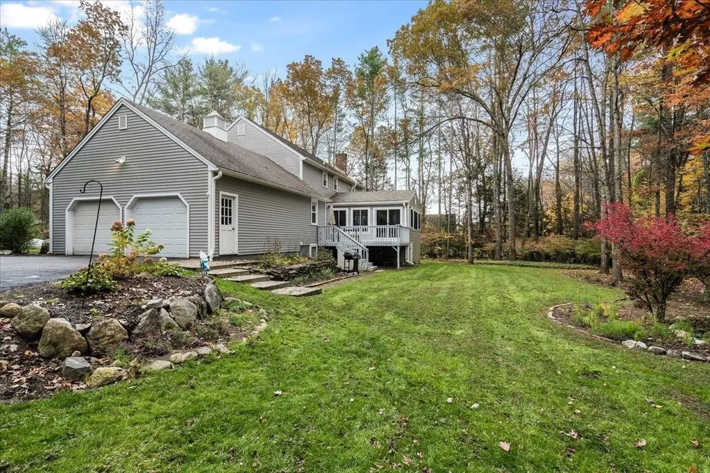 18 Storybrook Lane Amherst NH 03031