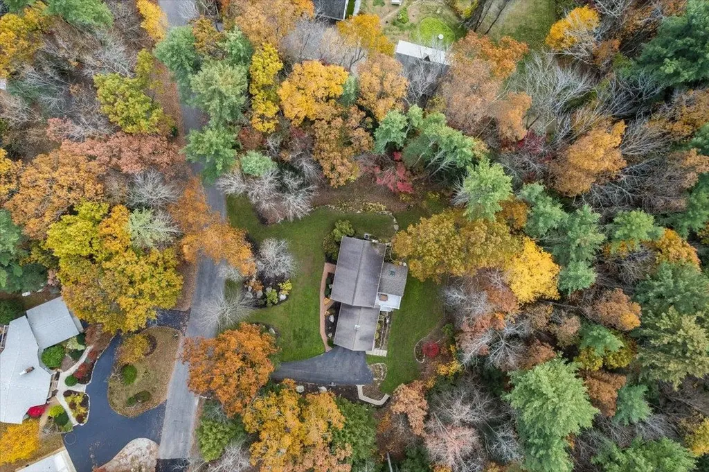 18 Storybrook Lane Amherst NH 03031