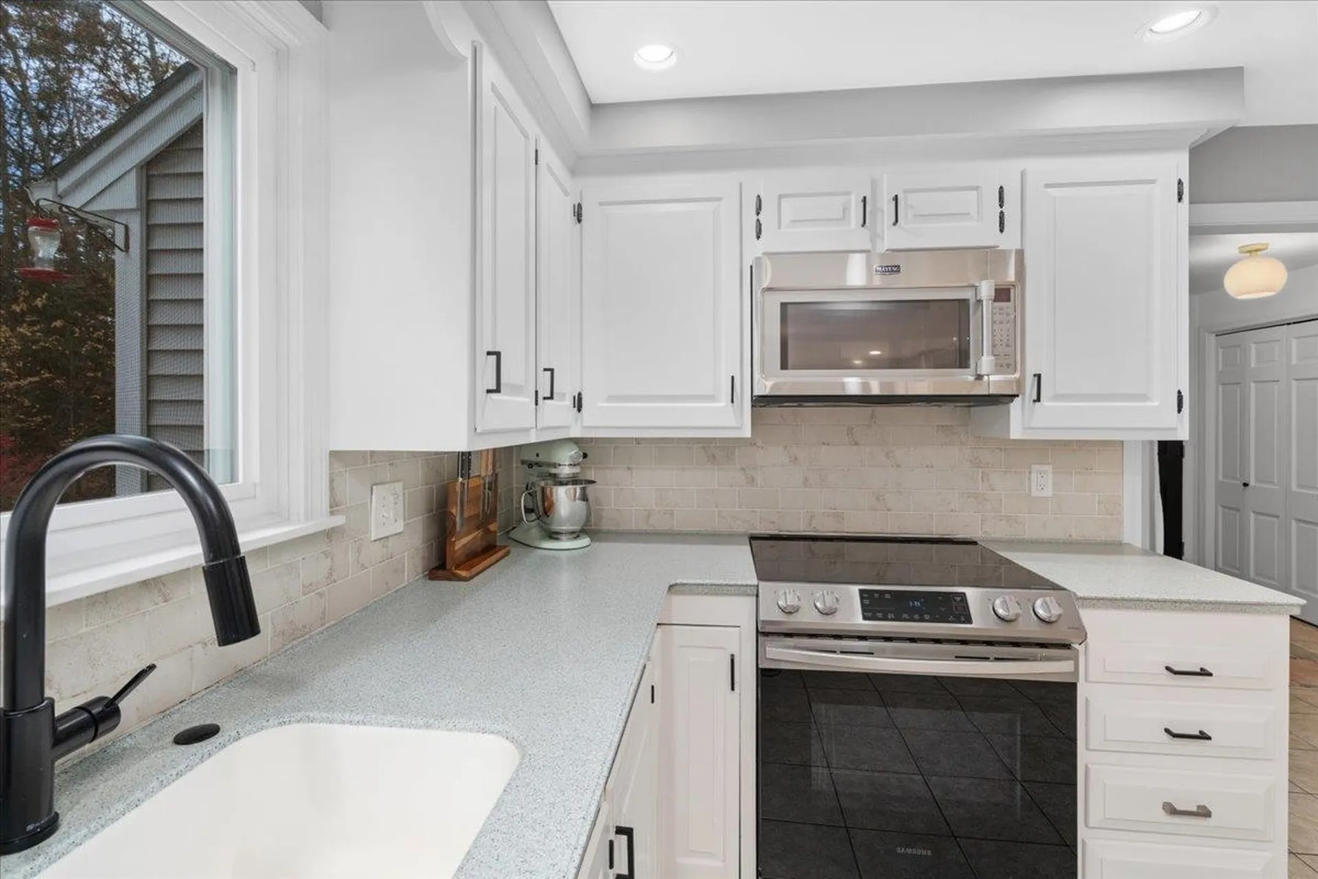 18 Storybrook Lane Amherst NH 03031