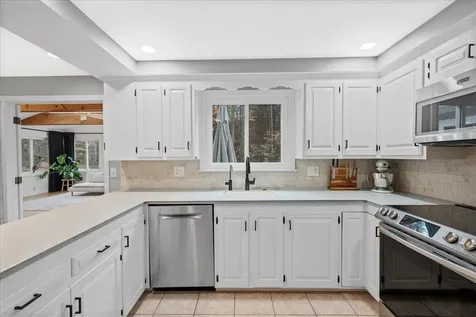 18 Storybrook Lane Amherst NH 03031