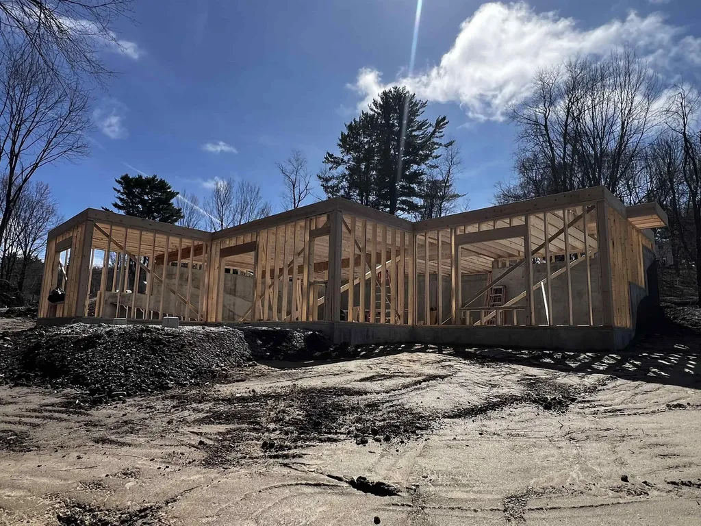 20 Hilliard Road Kensington NH 03833-5516