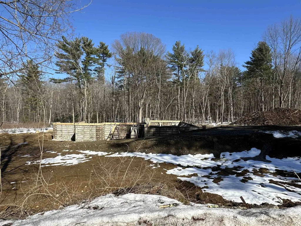 20 Hilliard Road Kensington NH 03833-5516