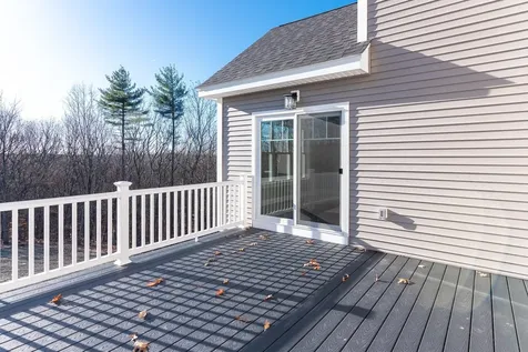 20 Hilliard Road Kensington NH 03833-5516