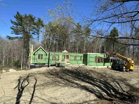 20 Hilliard Road Kensington NH 03833-5516