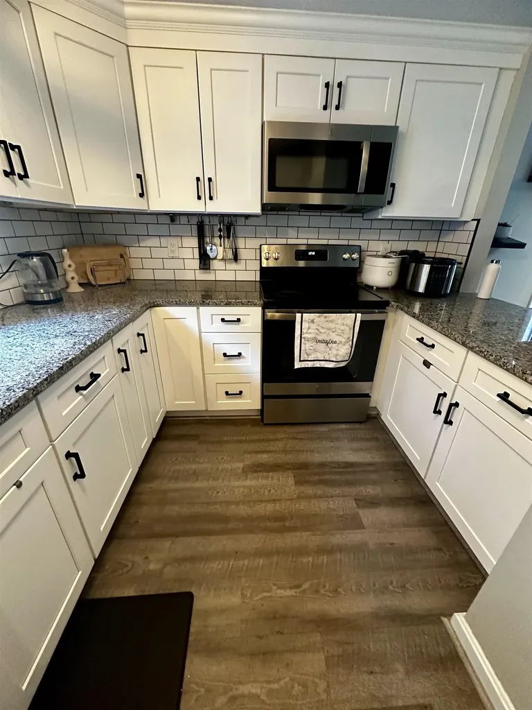 22 Essex Green Court Merrimack NH 03054