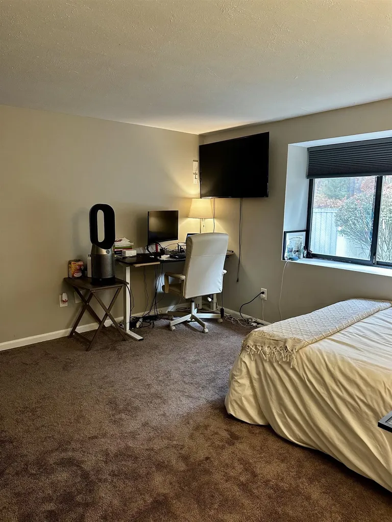 22 Essex Green Court Merrimack NH 03054