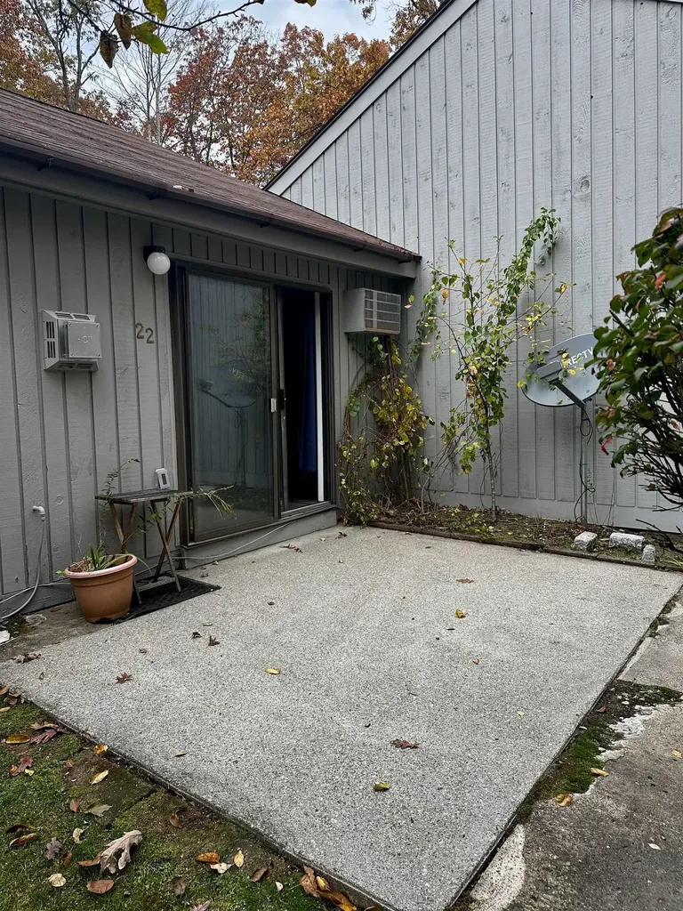 22 Essex Green Court Merrimack NH 03054