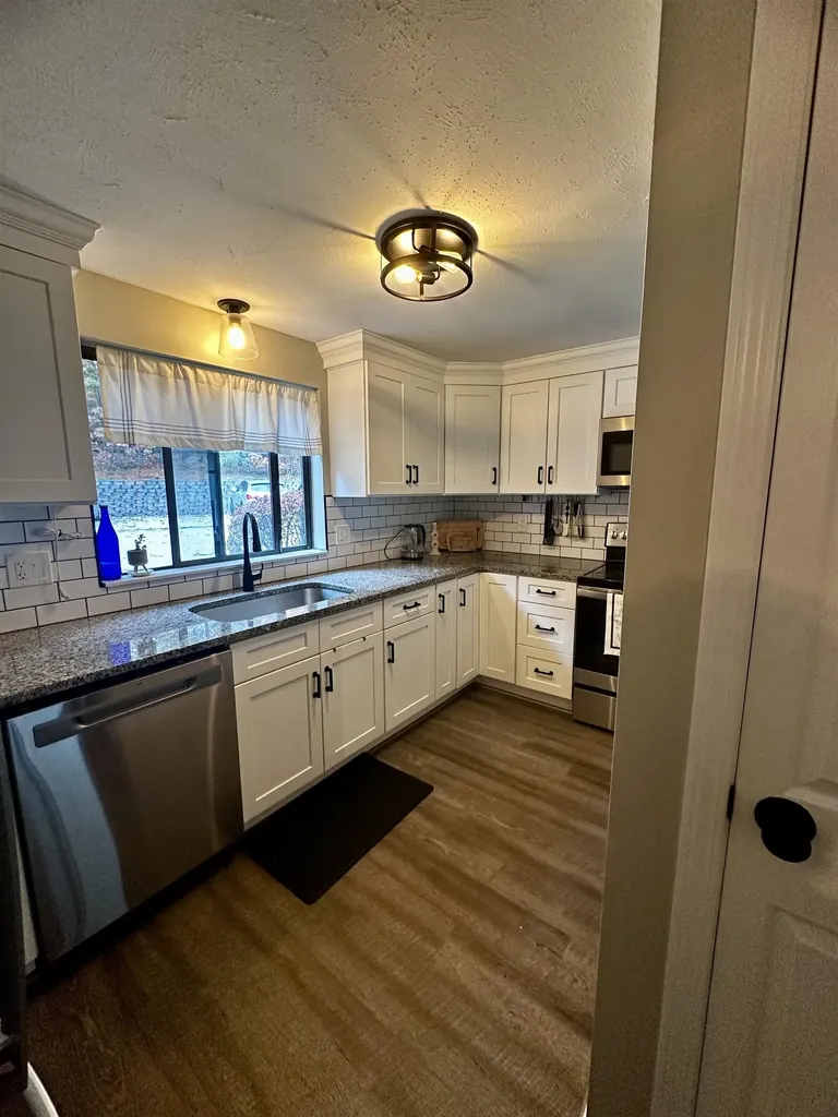 22 Essex Green Court Merrimack NH 03054