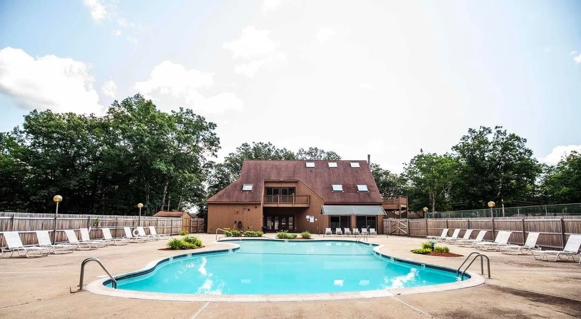 22 Essex Green Court Merrimack NH 03054