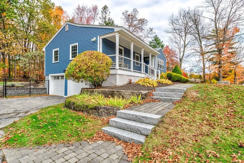 11 Sleepy Hollow Road Atkinson NH 03811