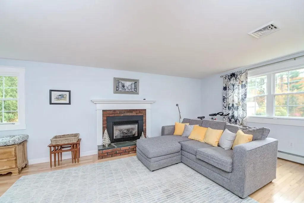 11 Sleepy Hollow Road Atkinson NH 03811