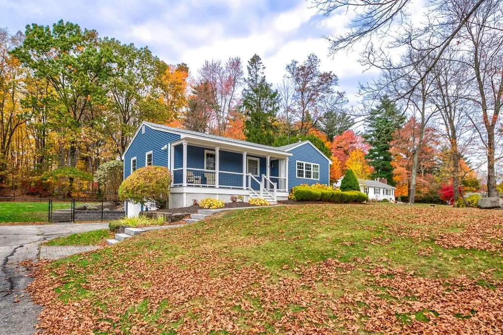 11 Sleepy Hollow Road Atkinson NH 03811