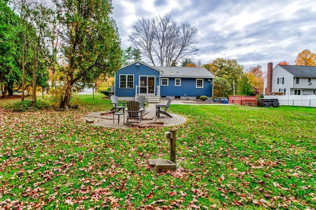 11 Sleepy Hollow Road Atkinson NH 03811