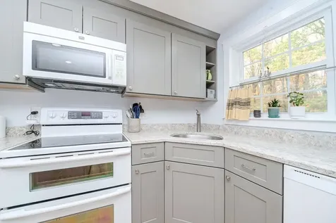 11 Sleepy Hollow Road Atkinson NH 03811