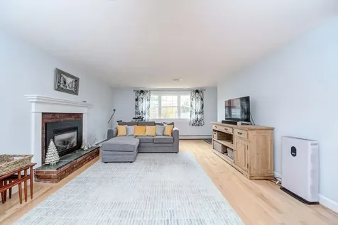 11 Sleepy Hollow Road Atkinson NH 03811