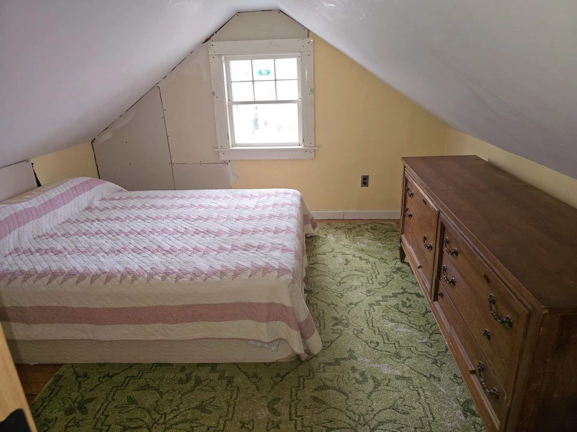 8 42nd Street Claremont NH 03743