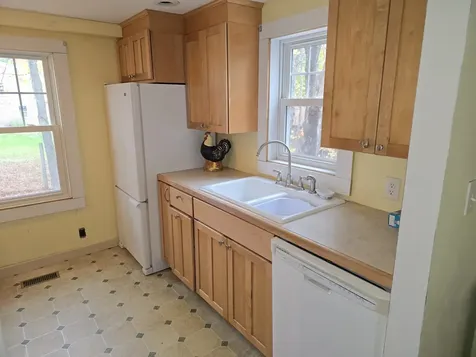 8 42nd Street Claremont NH 03743