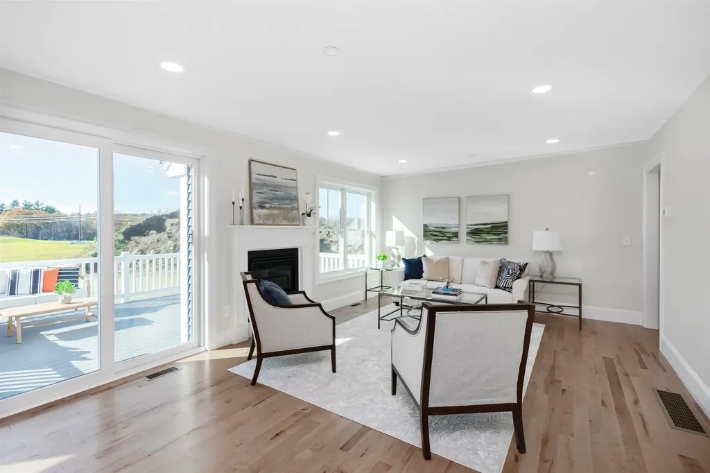 8 Acadia Drive Hudson NH 03051