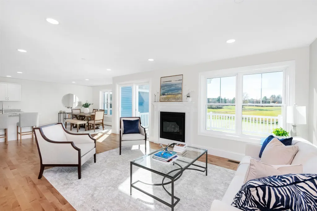 8 Acadia Drive Hudson NH 03051