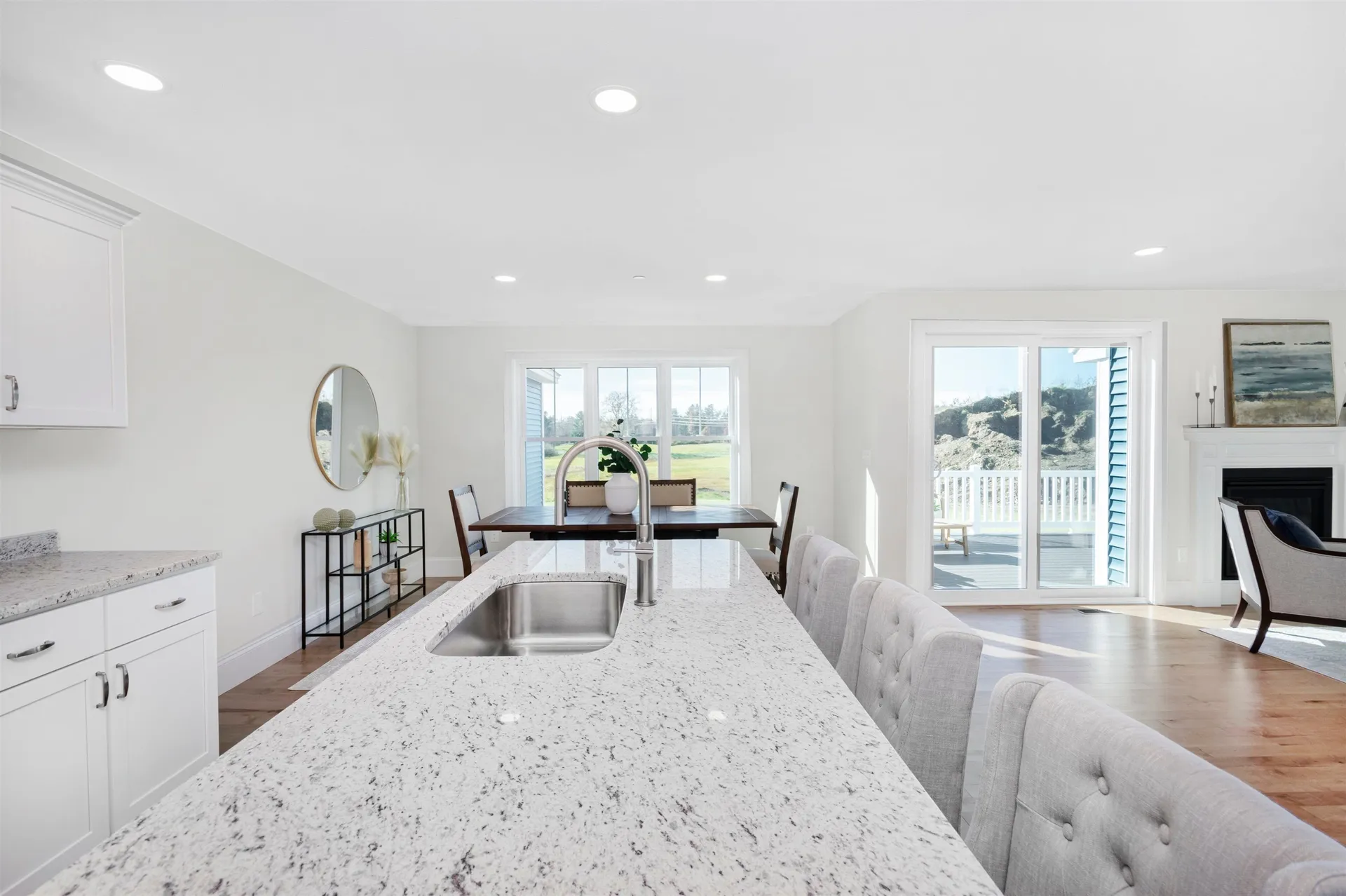 8 Acadia Drive Hudson NH 03051