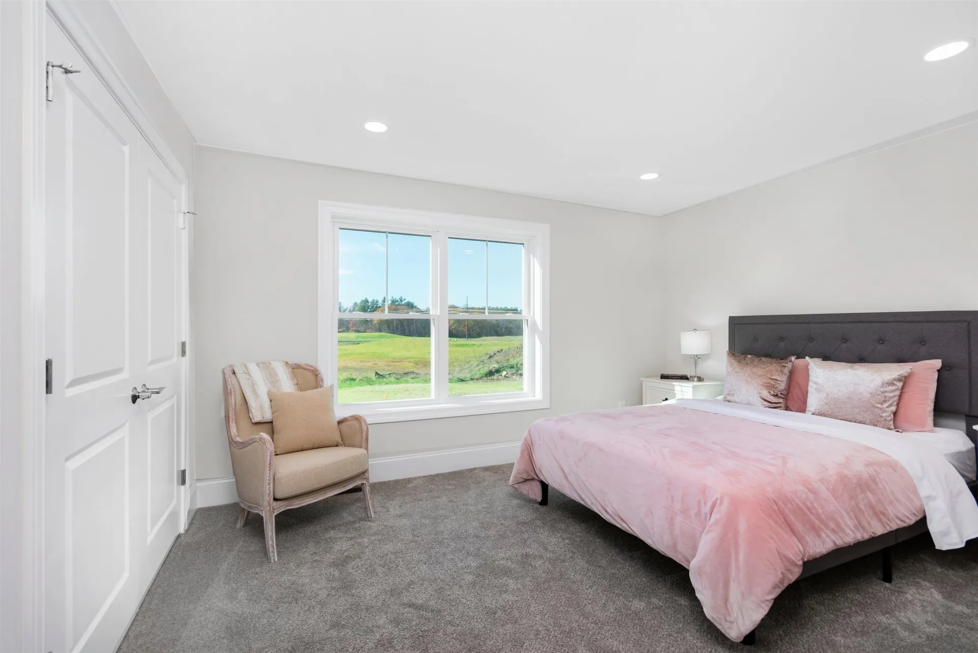 8 Acadia Drive Hudson NH 03051