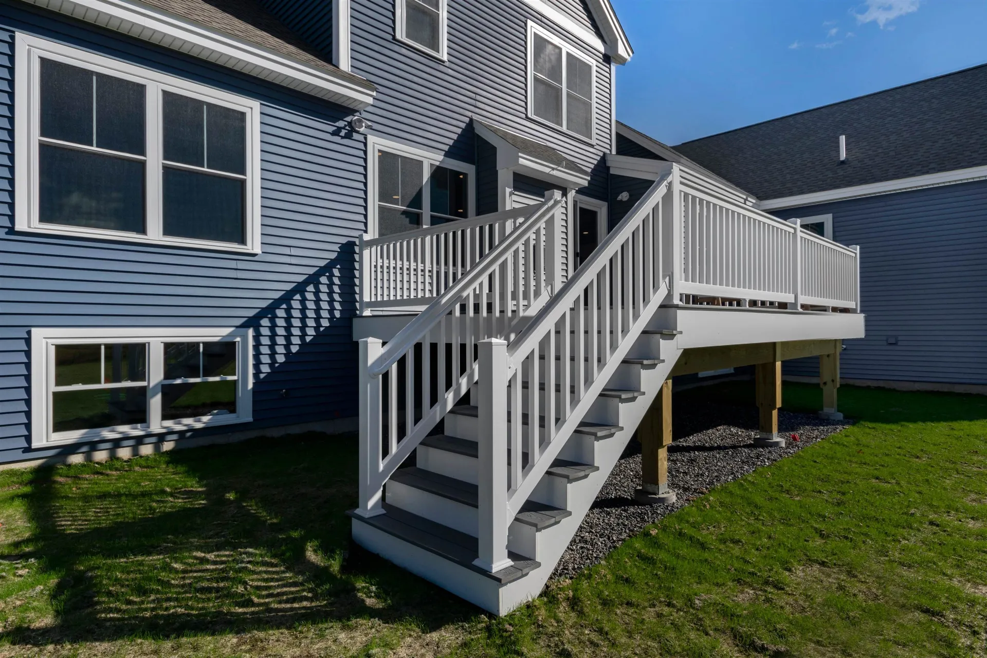 8 Acadia Drive Hudson NH 03051