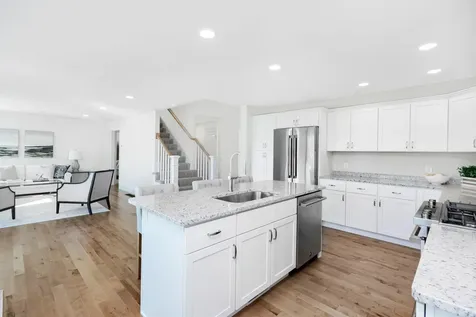 8 Acadia Drive Hudson NH 03051