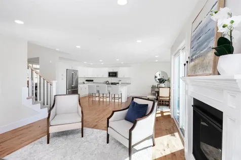 8 Acadia Drive Hudson NH 03051