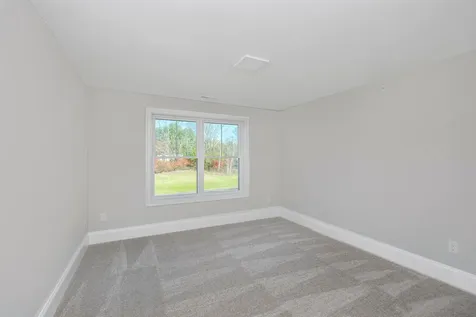 8 Acadia Drive Hudson NH 03051