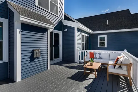 8 Acadia Drive Hudson NH 03051