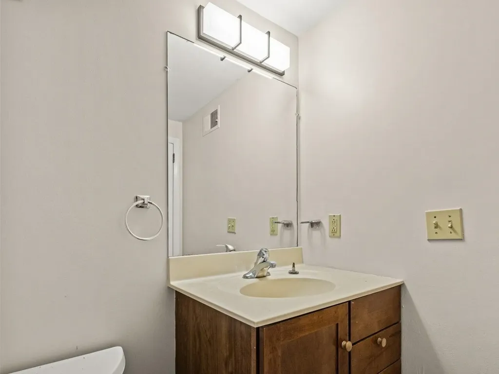 20 Proctor Avenue South Burlington VT 05403