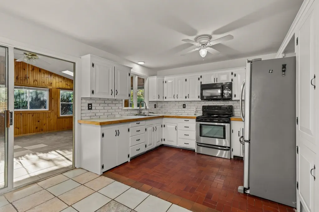 60 Ocean Road Greenland NH 03840