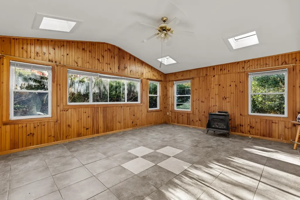 60 Ocean Road Greenland NH 03840