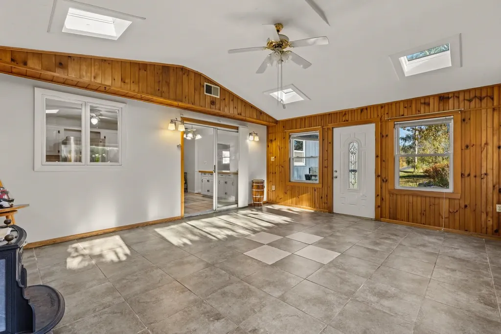 60 Ocean Road Greenland NH 03840