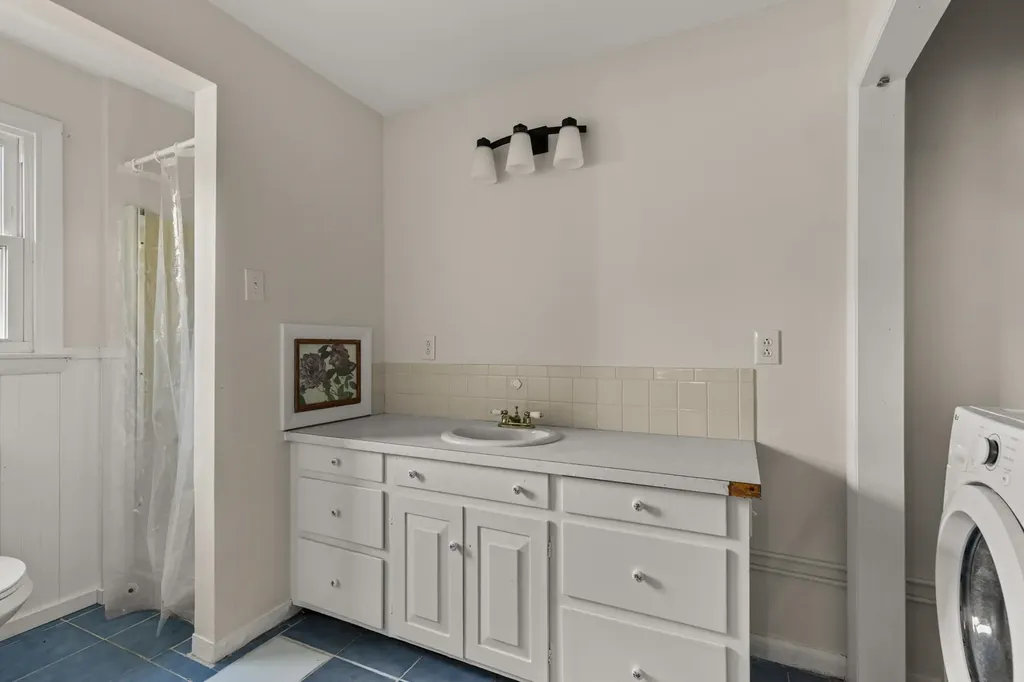 60 Ocean Road Greenland NH 03840