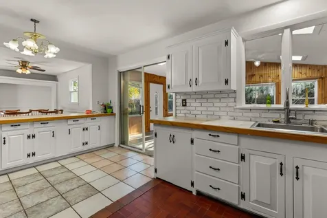 60 Ocean Road Greenland NH 03840