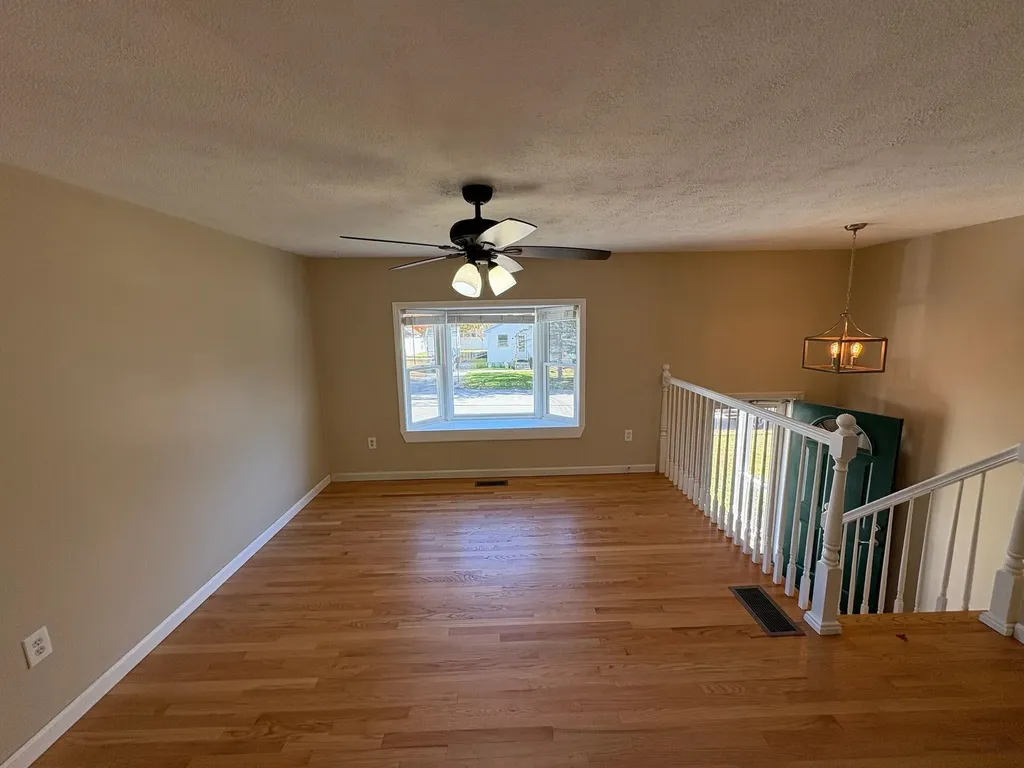 15 Kingston Drive Nashua NH 03060