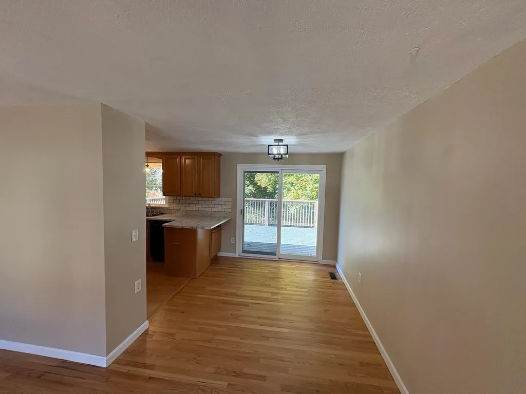 15 Kingston Drive Nashua NH 03060