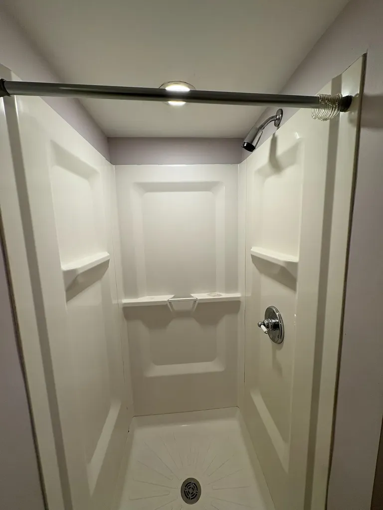 15 Kingston Drive Nashua NH 03060