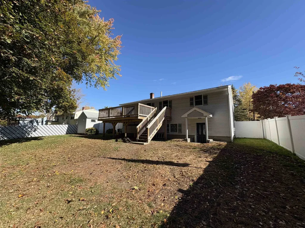 15 Kingston Drive Nashua NH 03060