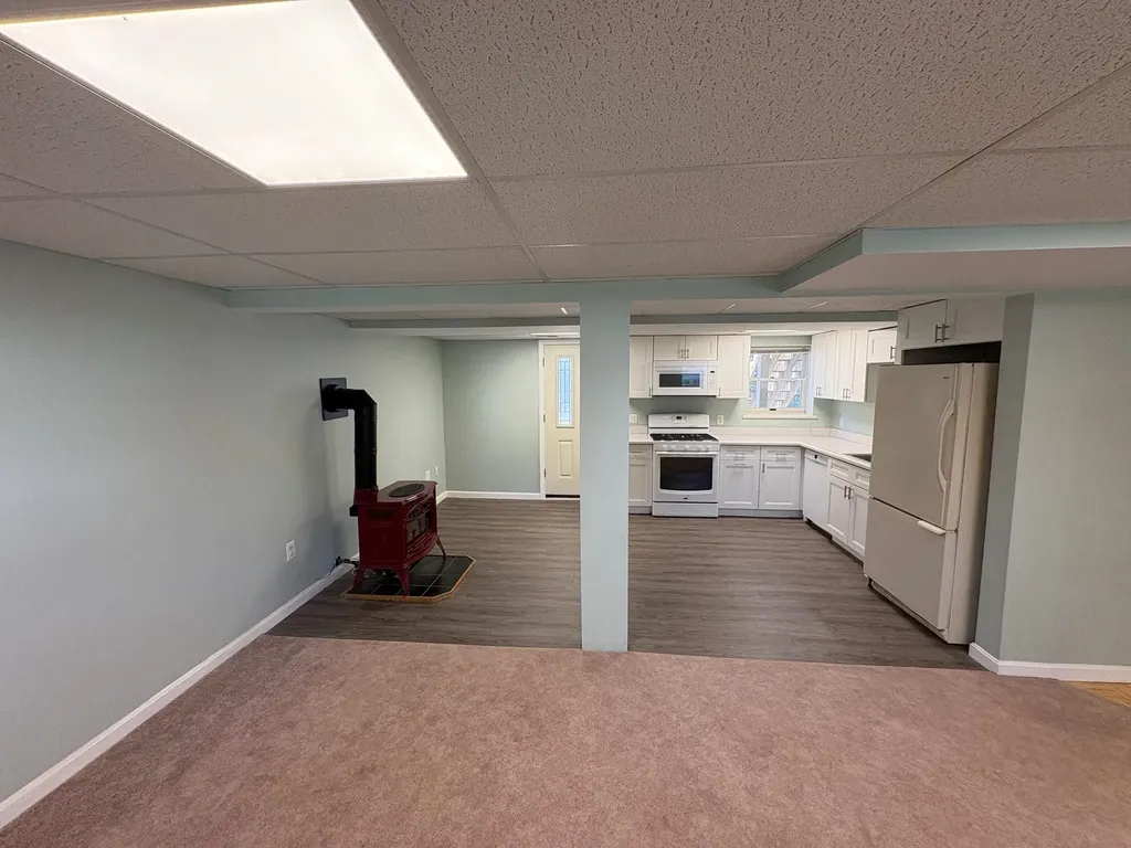 15 Kingston Drive Nashua NH 03060