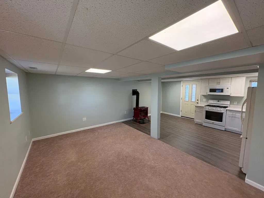 15 Kingston Drive Nashua NH 03060