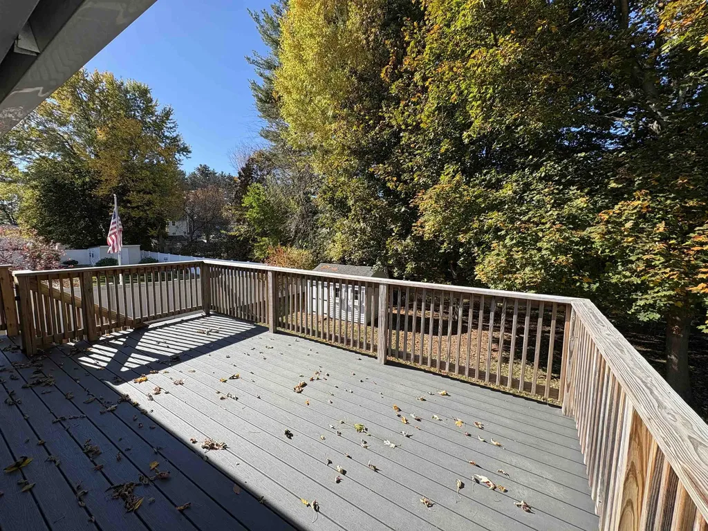 15 Kingston Drive Nashua NH 03060