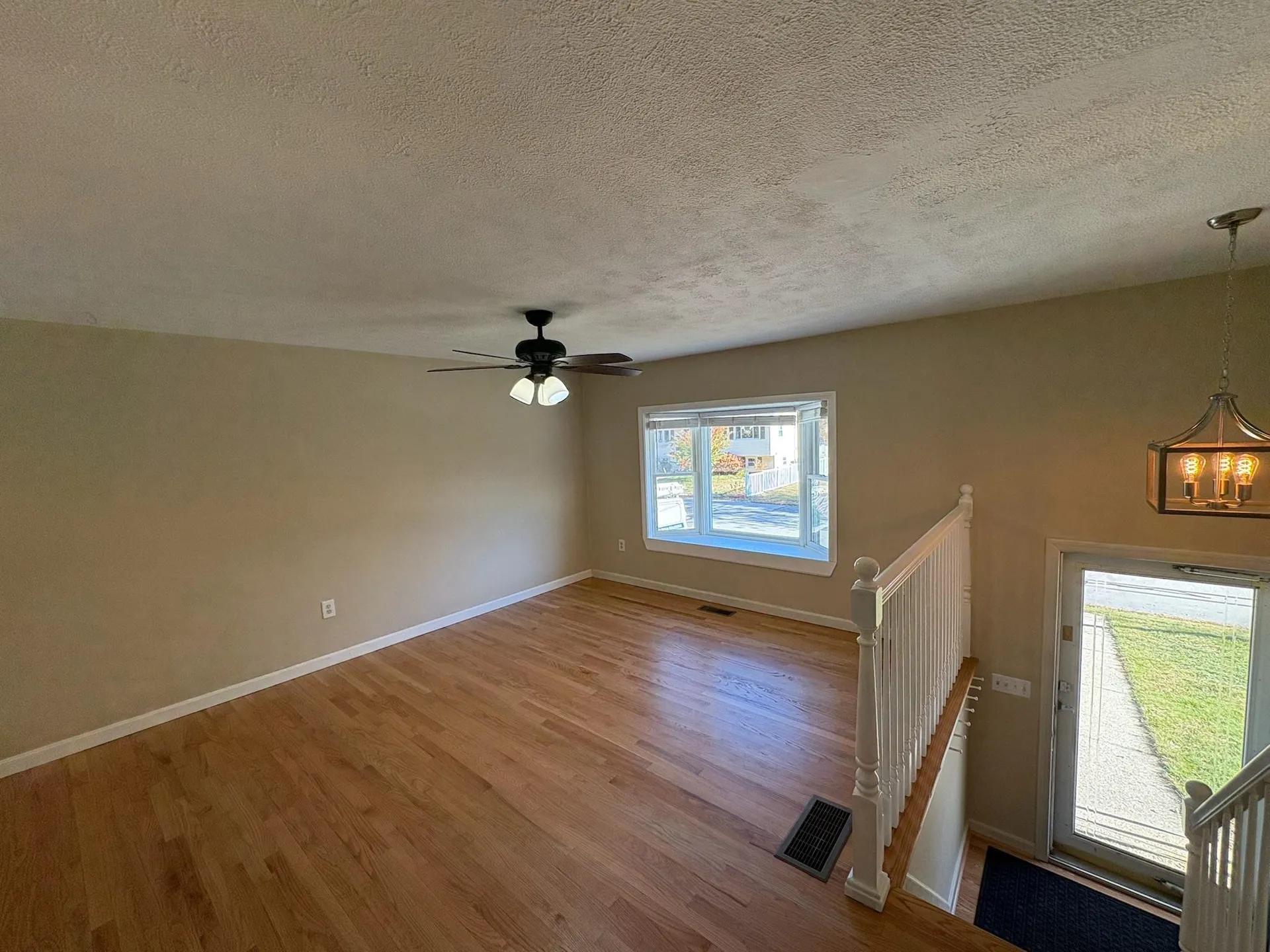 15 Kingston Drive Nashua NH 03060