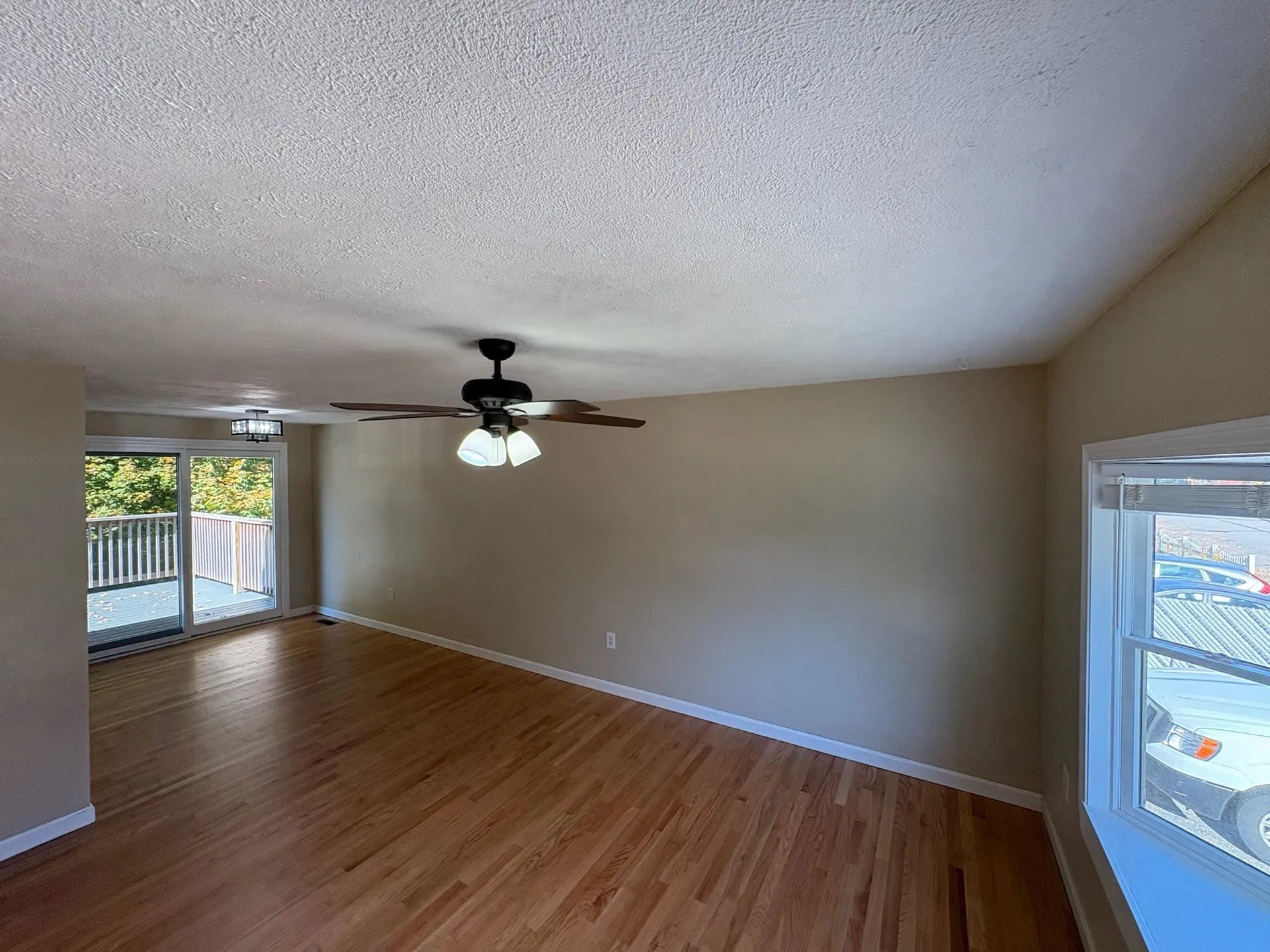 15 Kingston Drive Nashua NH 03060